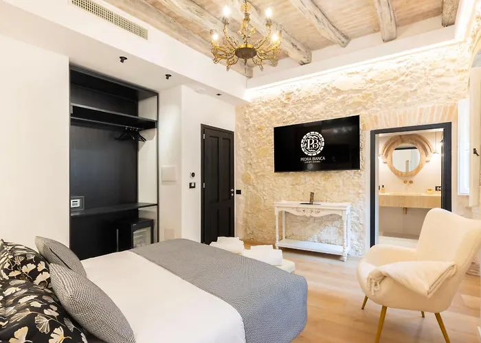 Pedra Bianca Luxury בית הארחה קליארי