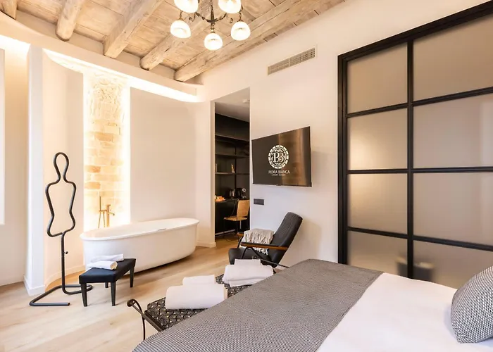 Pedra Bianca Luxury 4* קליארי